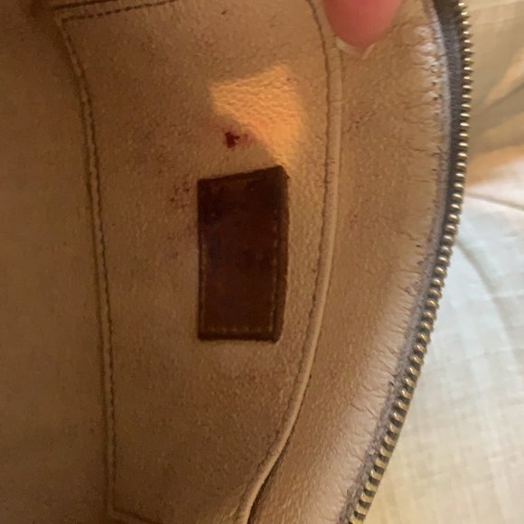 Authentic Louis Vuitton Cosmetic Bag  Monogram - Picture 4 of 7